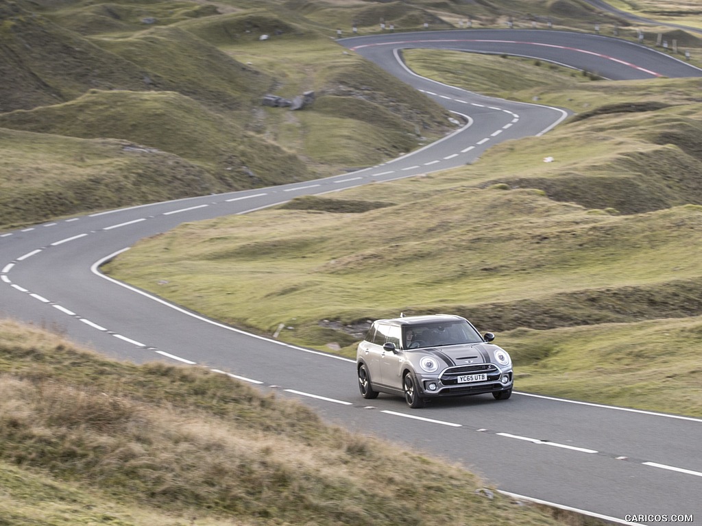 2016 MINI Cooper Clubman S (UK-Spec) - Front