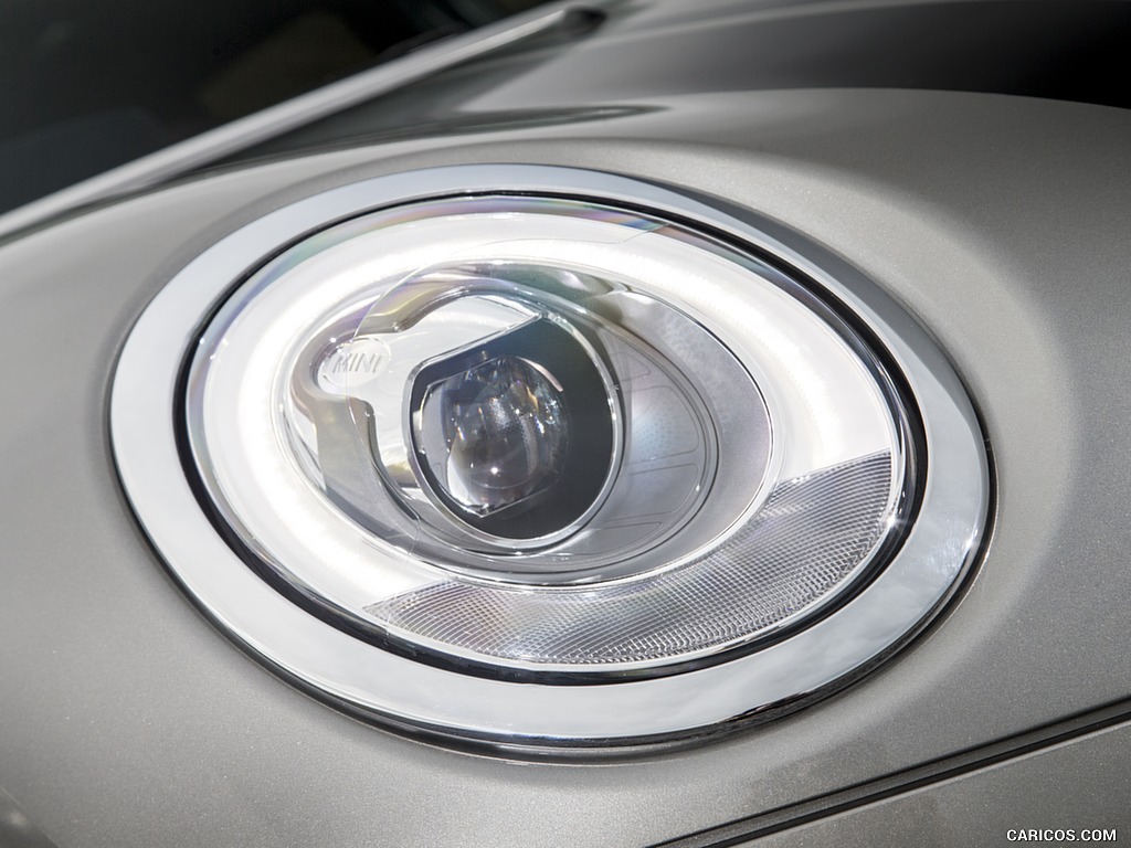 2016 MINI Cooper Clubman S (UK-Spec) - Headlight