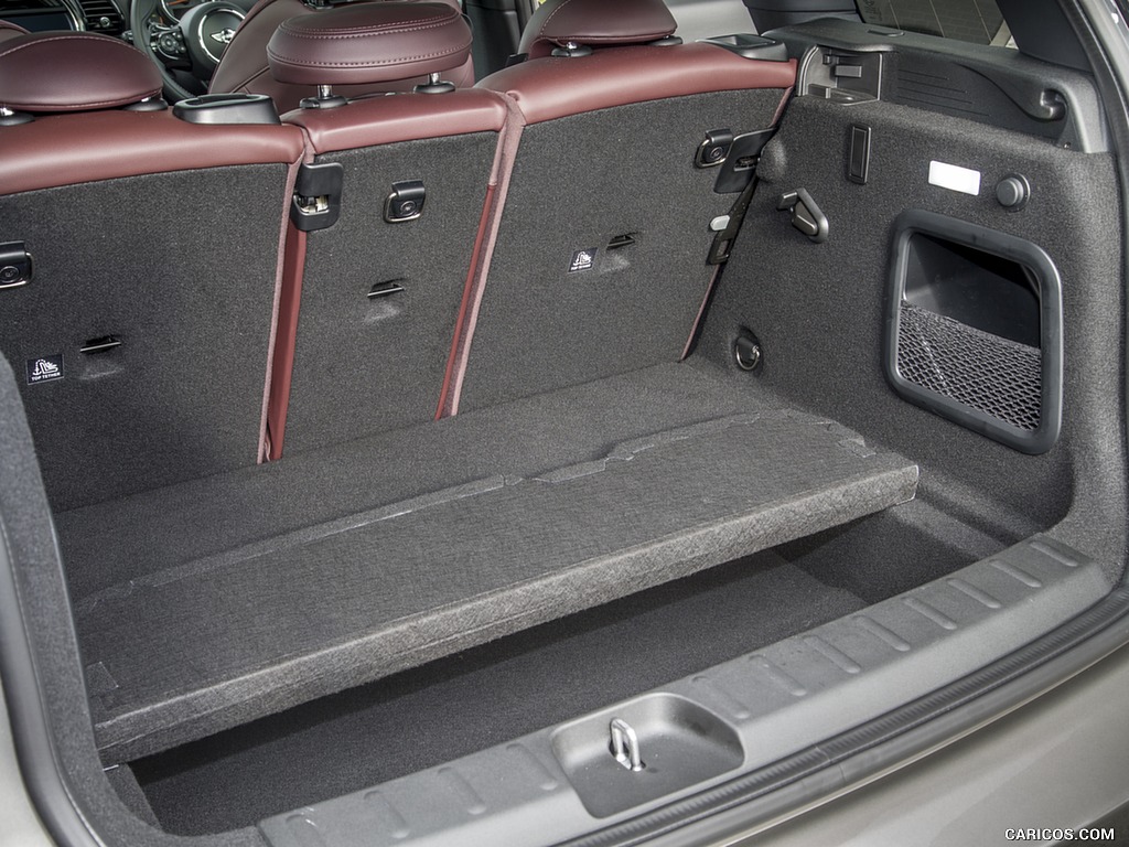 2016 MINI Cooper Clubman S (UK-Spec) - Trunk