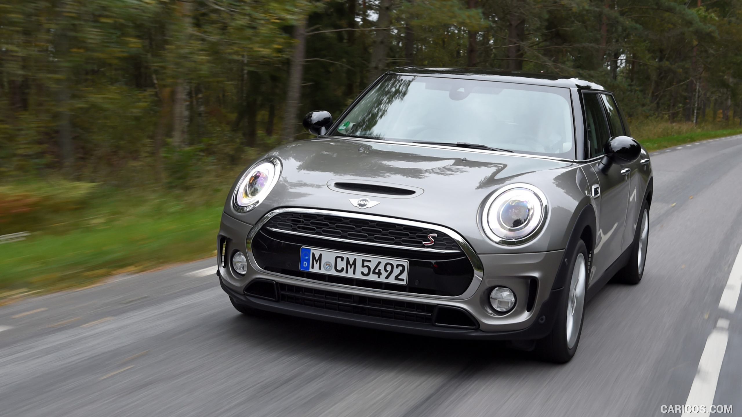 2016 MINI Cooper S Clubman in Metallic Melting Silver - Front, #123 of 380
