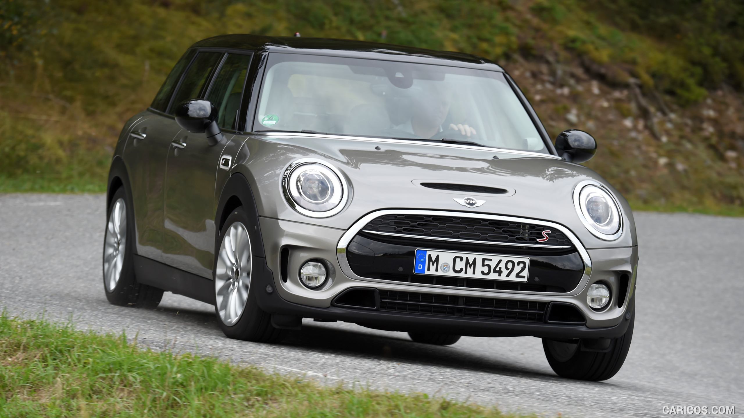 2016 MINI Cooper S Clubman in Metallic Melting Silver - Front, #129 of 380
