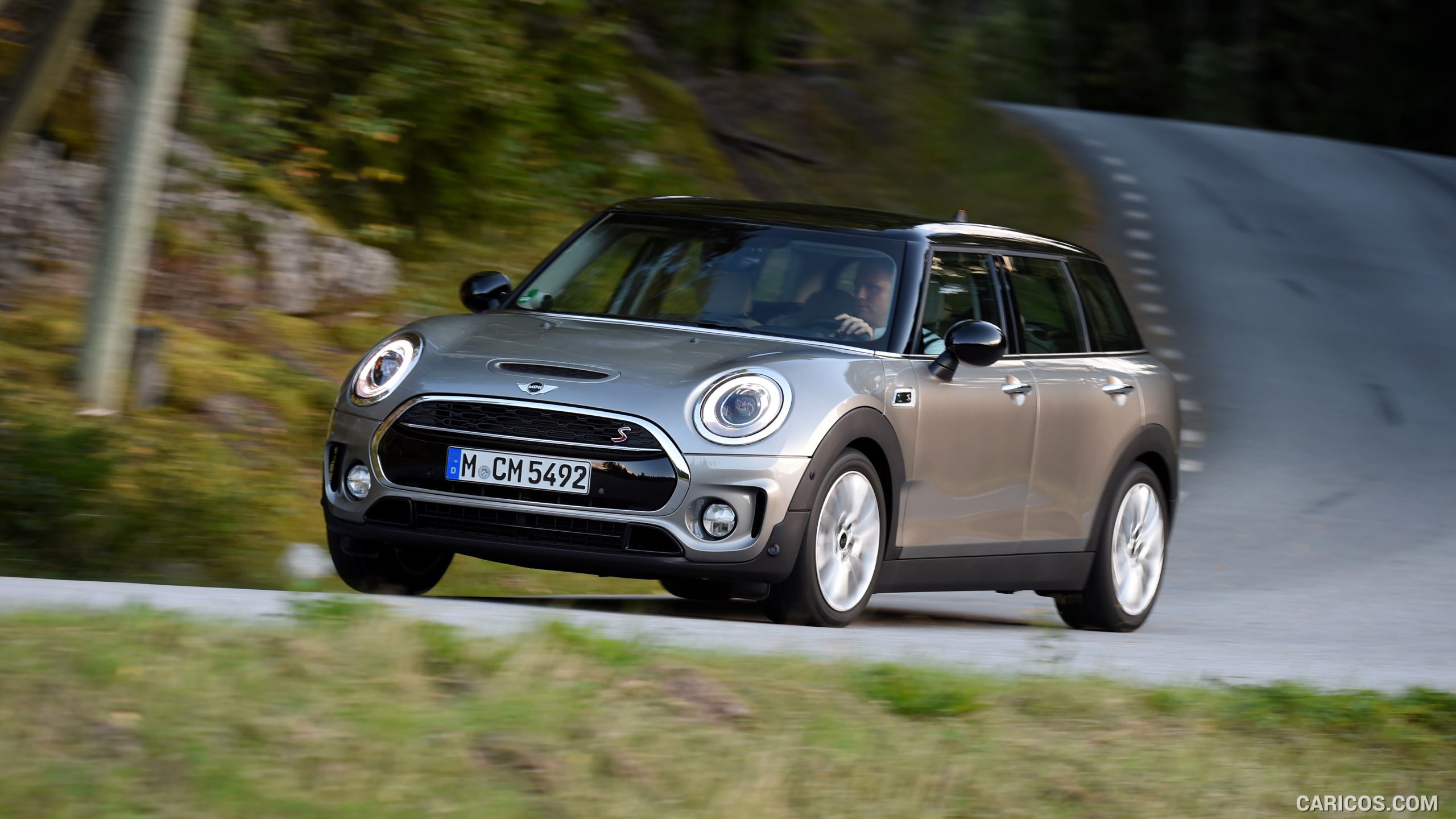 2016 MINI Cooper S Clubman in Metallic Melting Silver - Front, #134 of 380