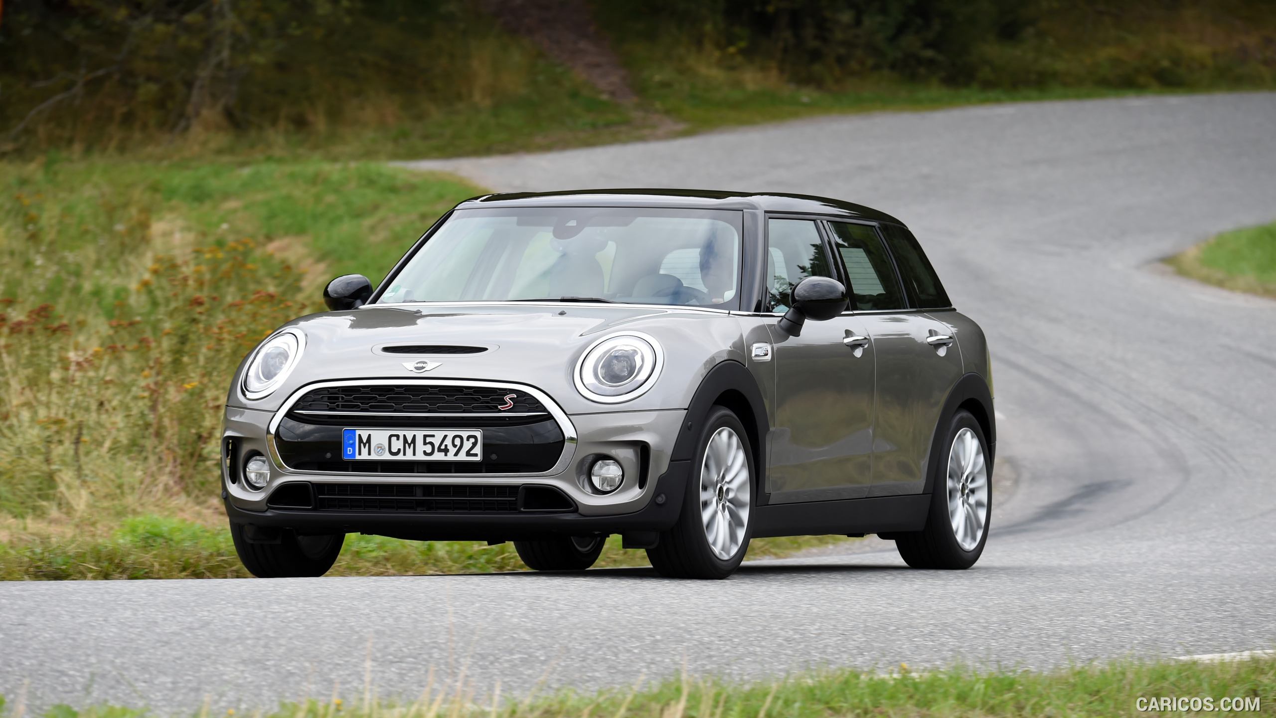 2016 MINI Cooper S Clubman in Metallic Melting Silver - Front, #160 of 380