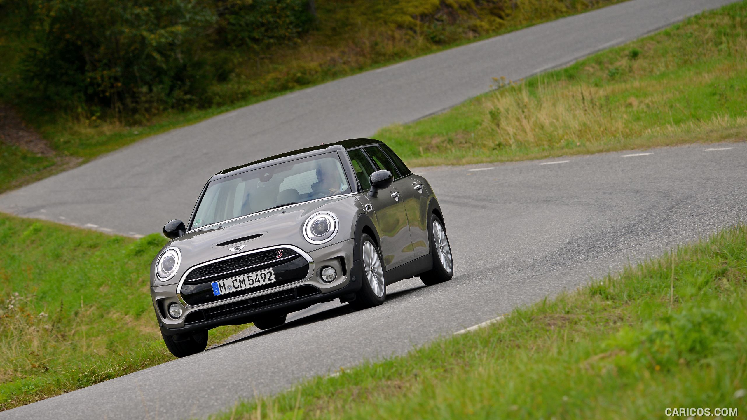 2016 MINI Cooper S Clubman in Metallic Melting Silver - Front, #161 of 380