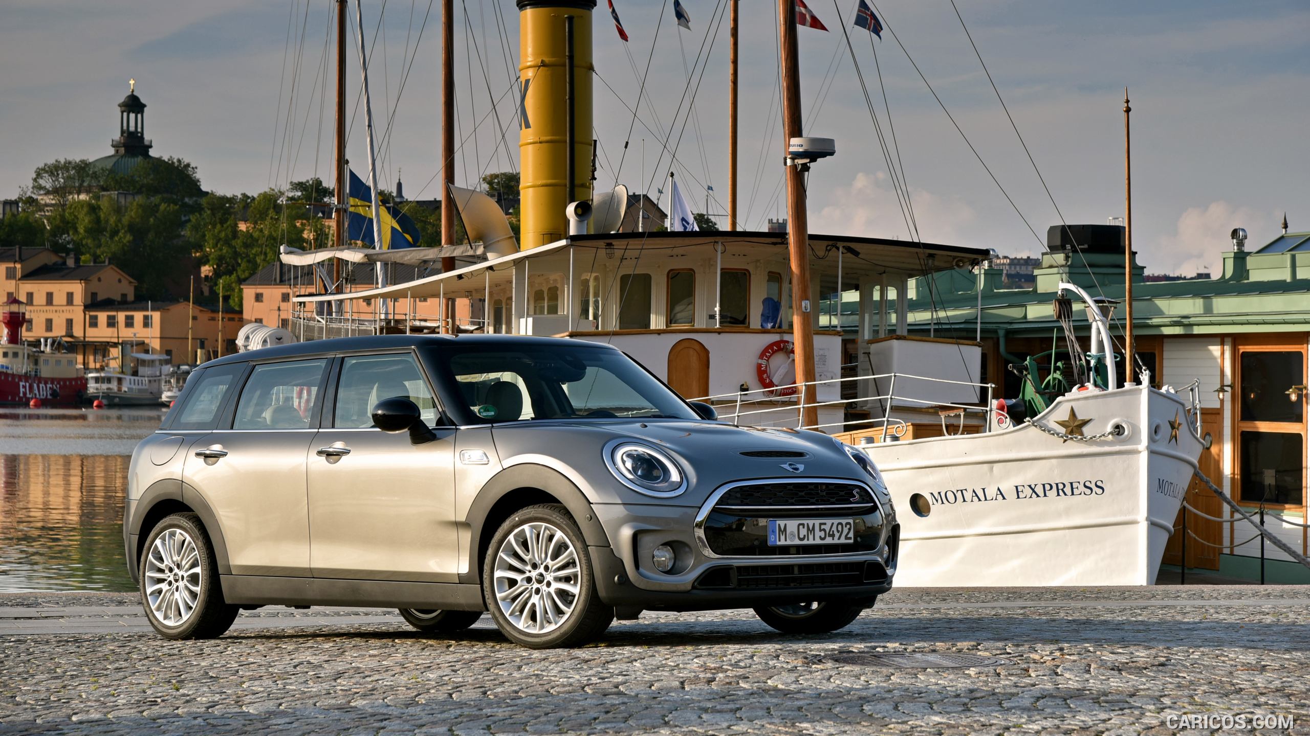 2016 MINI Cooper S Clubman in Metallic Melting Silver - Front, #166 of 380