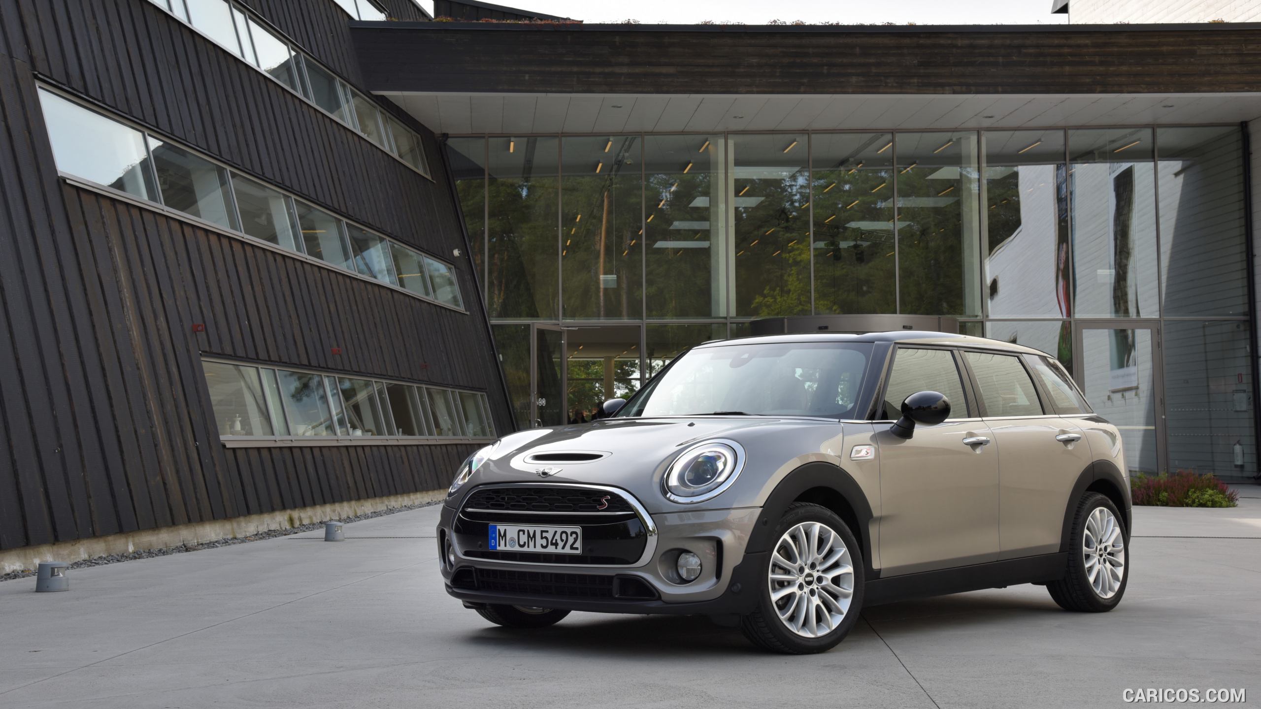 2016 MINI Cooper S Clubman in Metallic Melting Silver - Front, #172 of 380