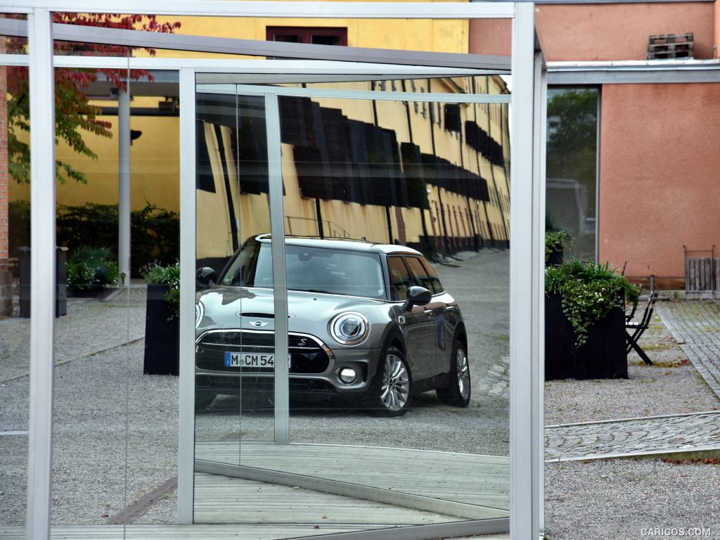 2016 MINI Cooper S Clubman in Metallic Melting Silver - Front