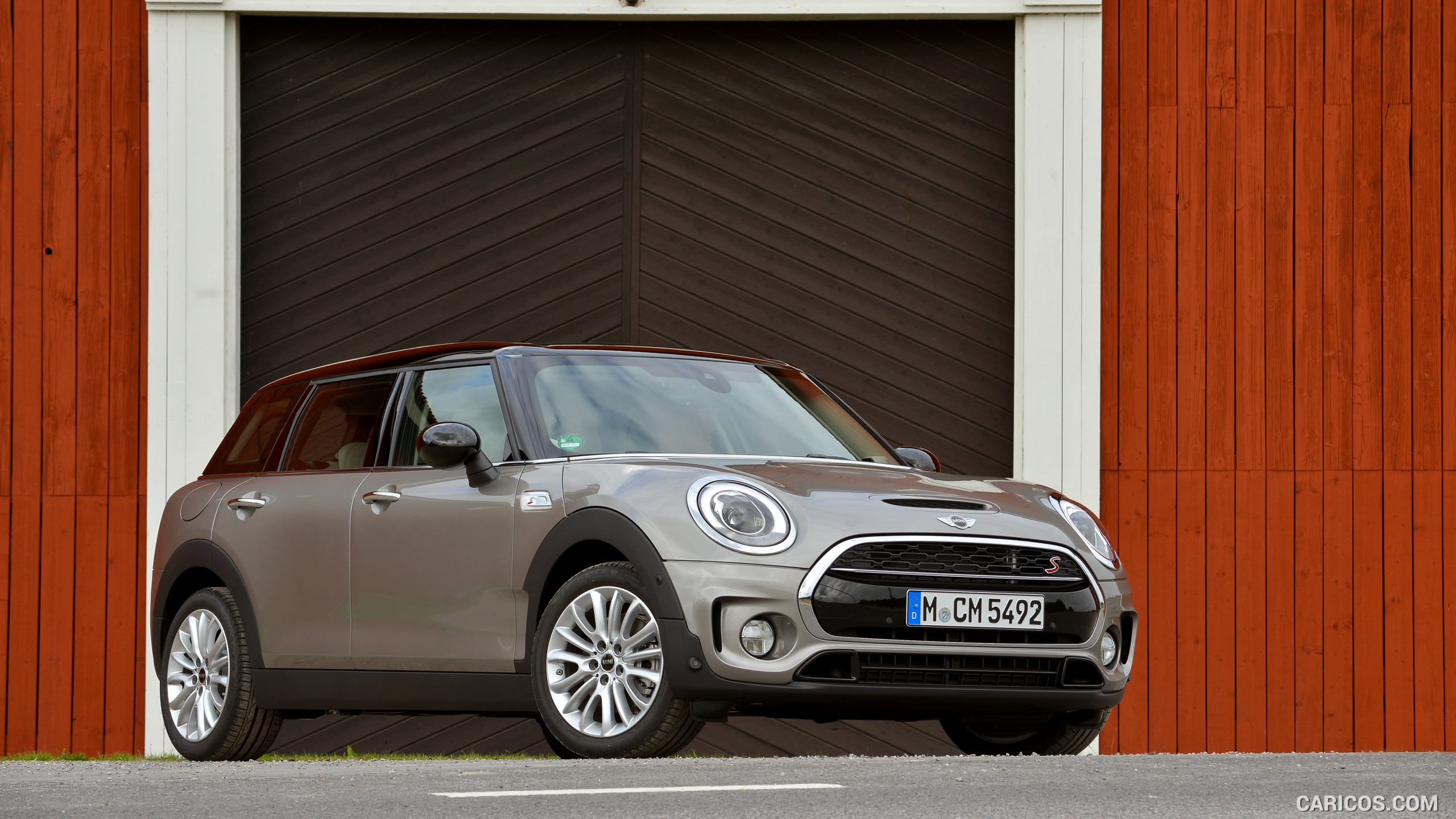 2016 MINI Cooper S Clubman in Metallic Melting Silver - Front, #187 of 380