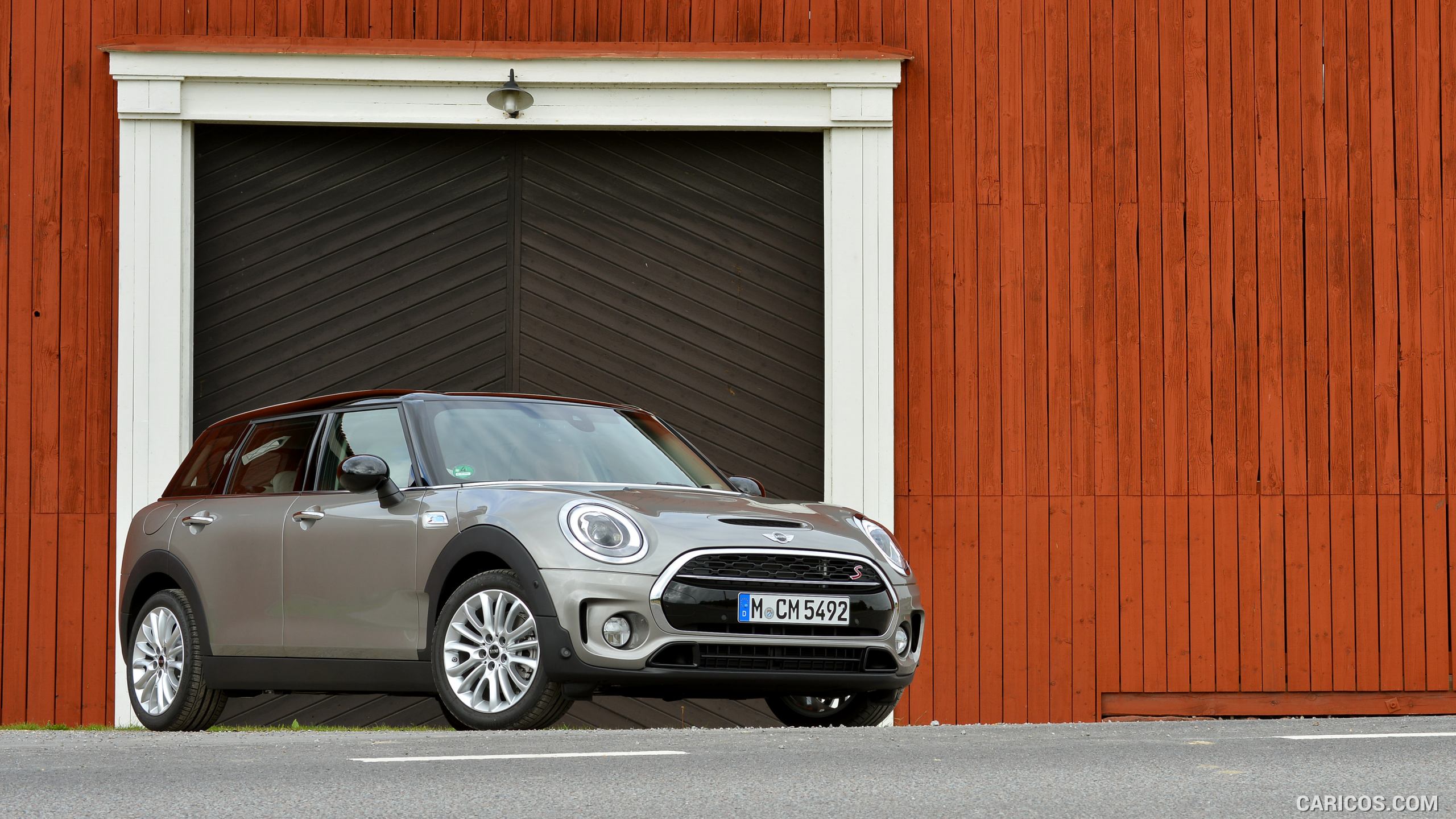 2016 MINI Cooper S Clubman in Metallic Melting Silver - Front, #198 of 380