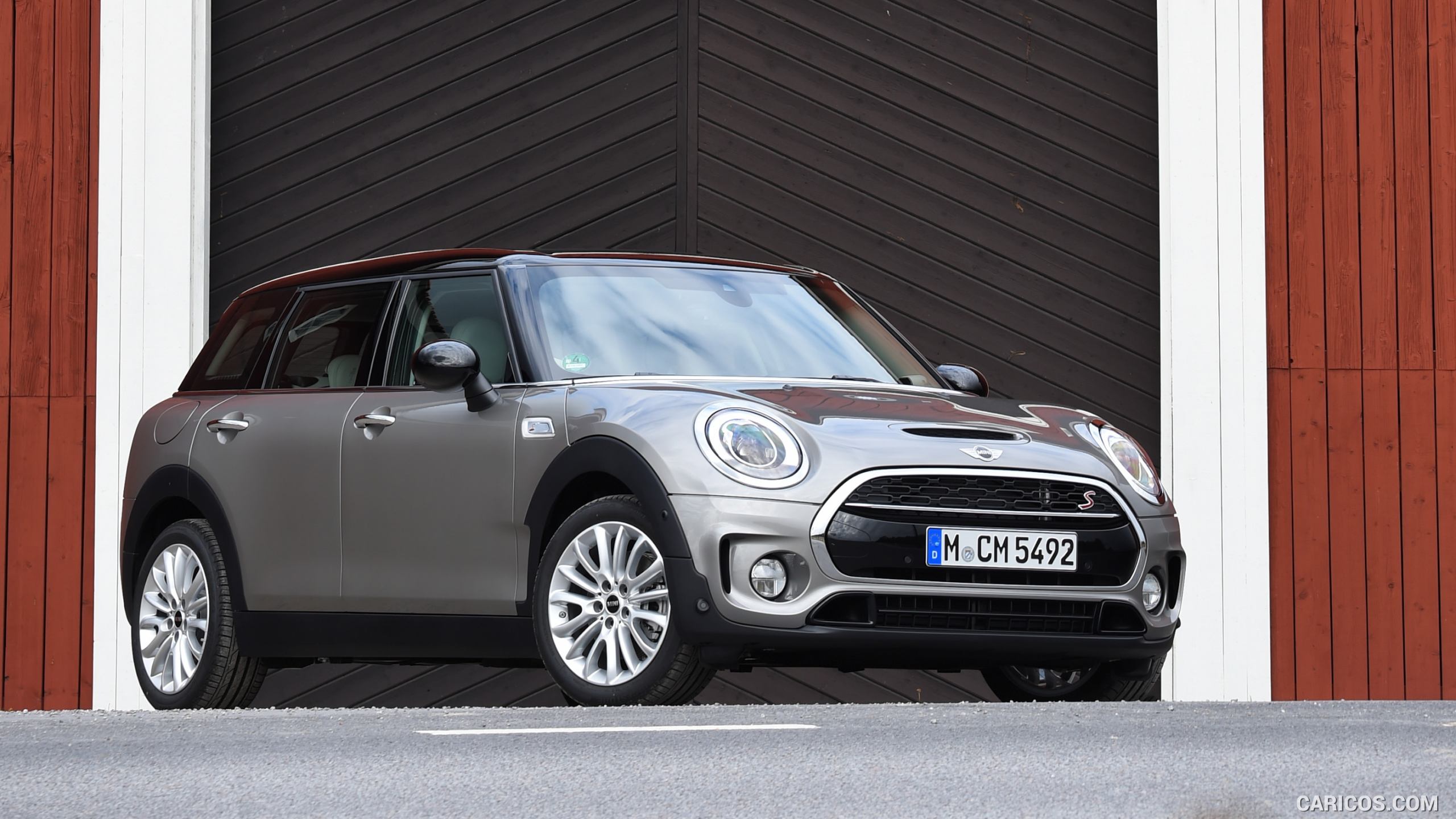 2016 MINI Cooper S Clubman in Metallic Melting Silver - Front, #199 of 380