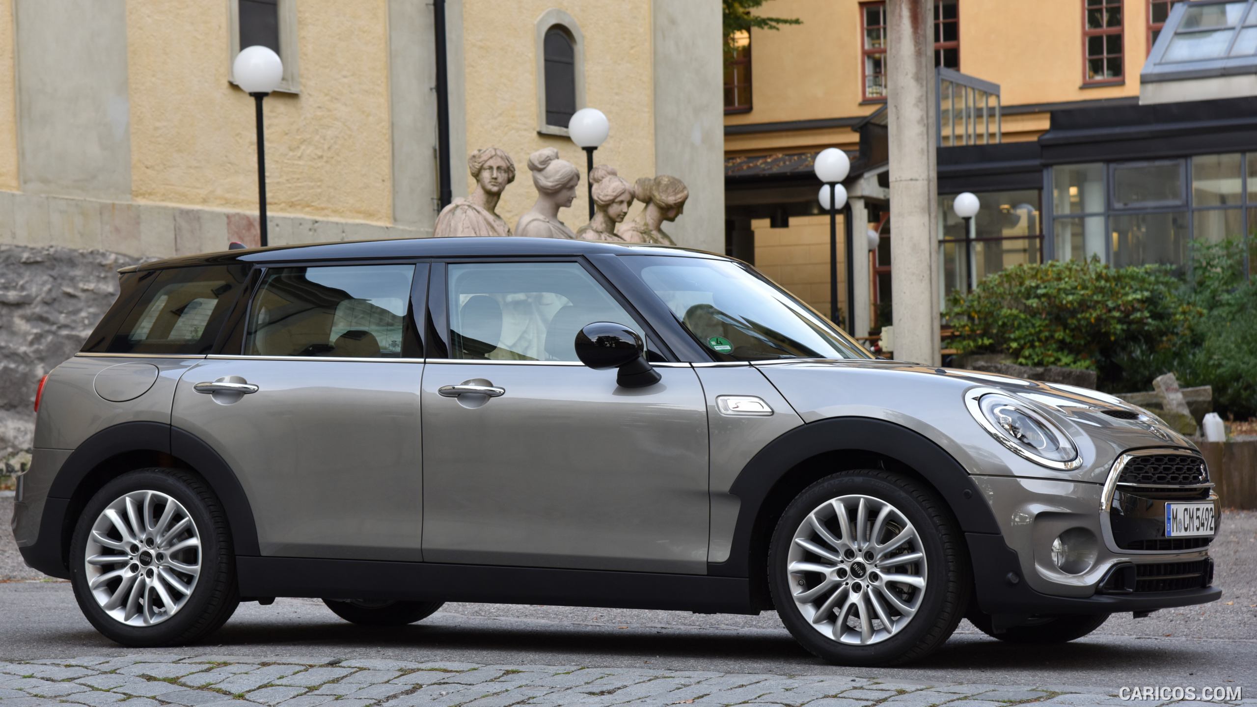 2016 MINI Cooper S Clubman in Metallic Melting Silver - Side, #174 of 380