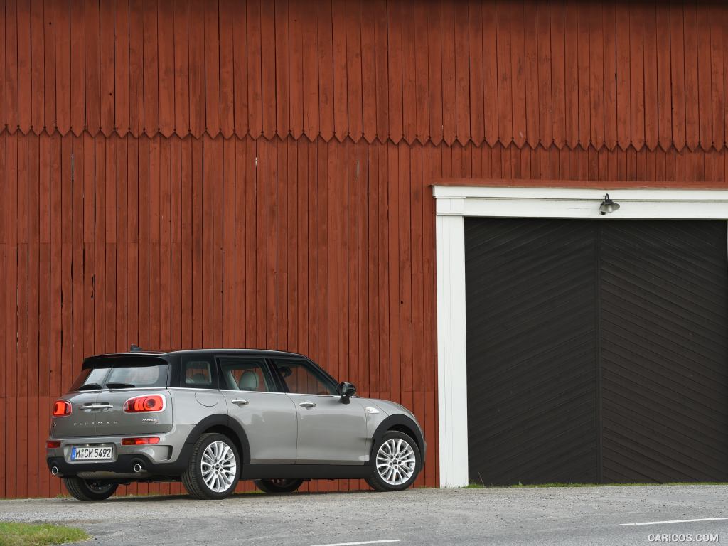 2016 MINI Cooper S Clubman in Metallic Melting Silver - Side