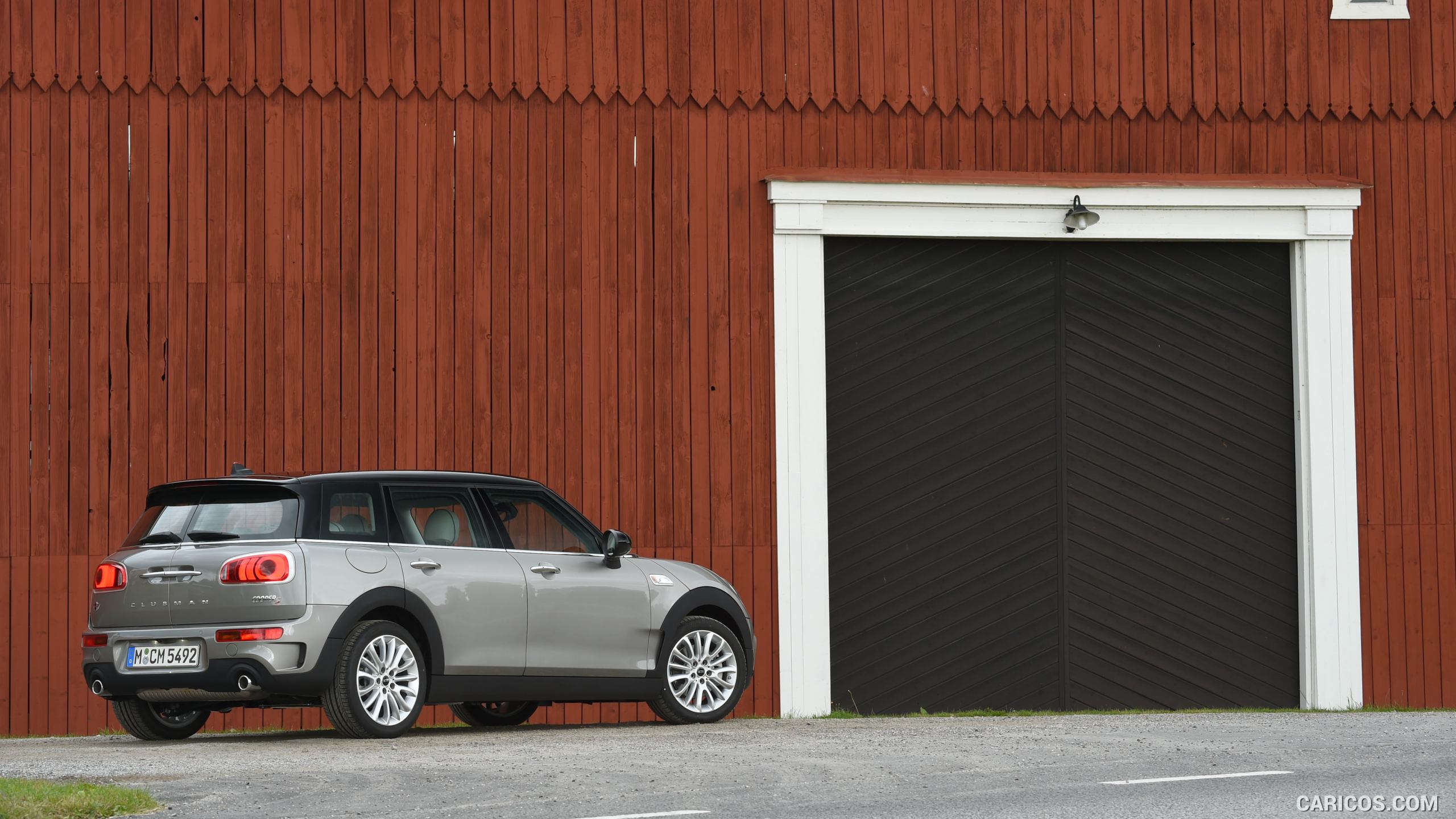 2016 MINI Cooper S Clubman in Metallic Melting Silver - Side, #196 of 380