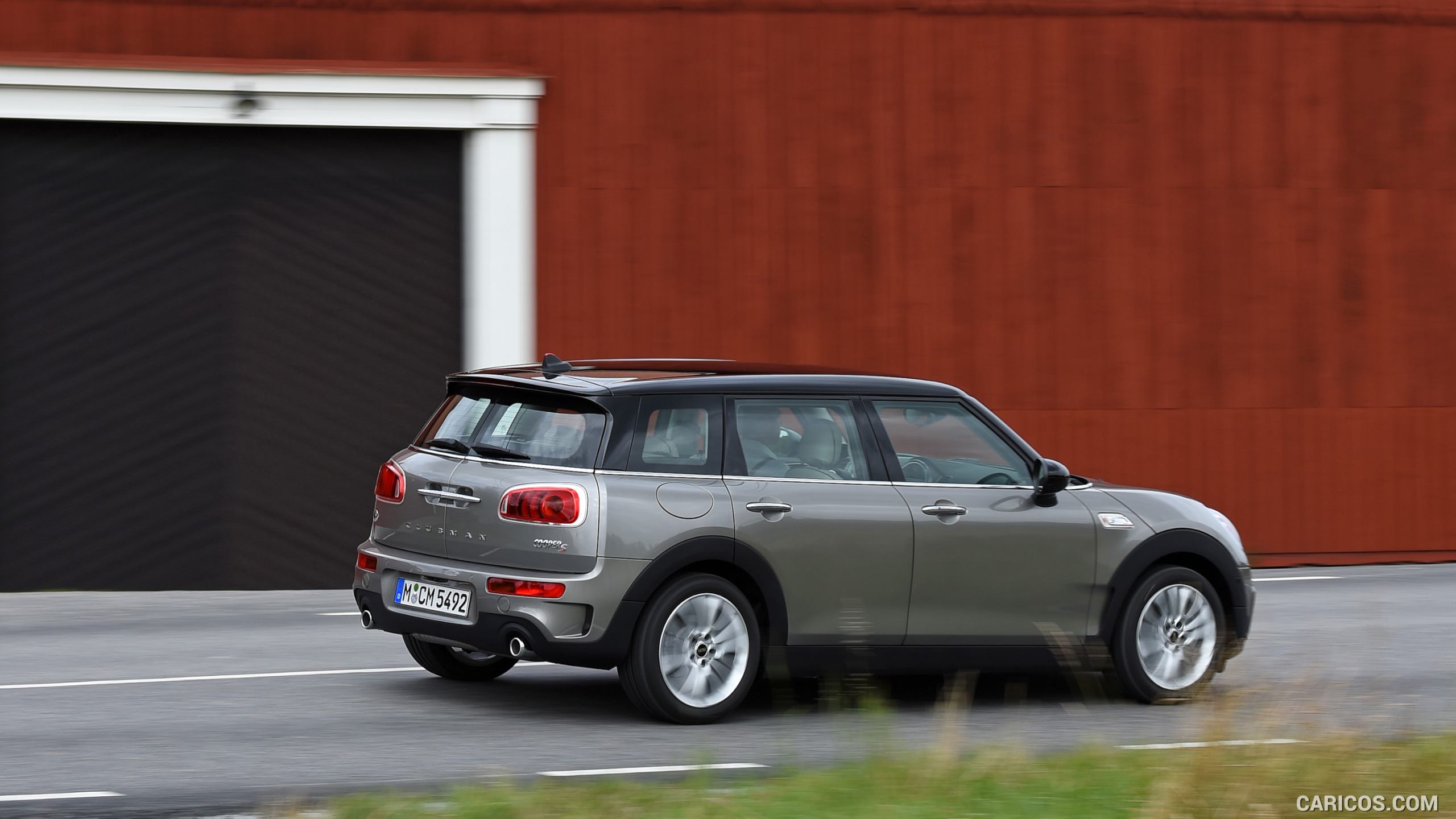 2016 MINI Cooper S Clubman in Metallic Melting Silver - Side, #201 of 380