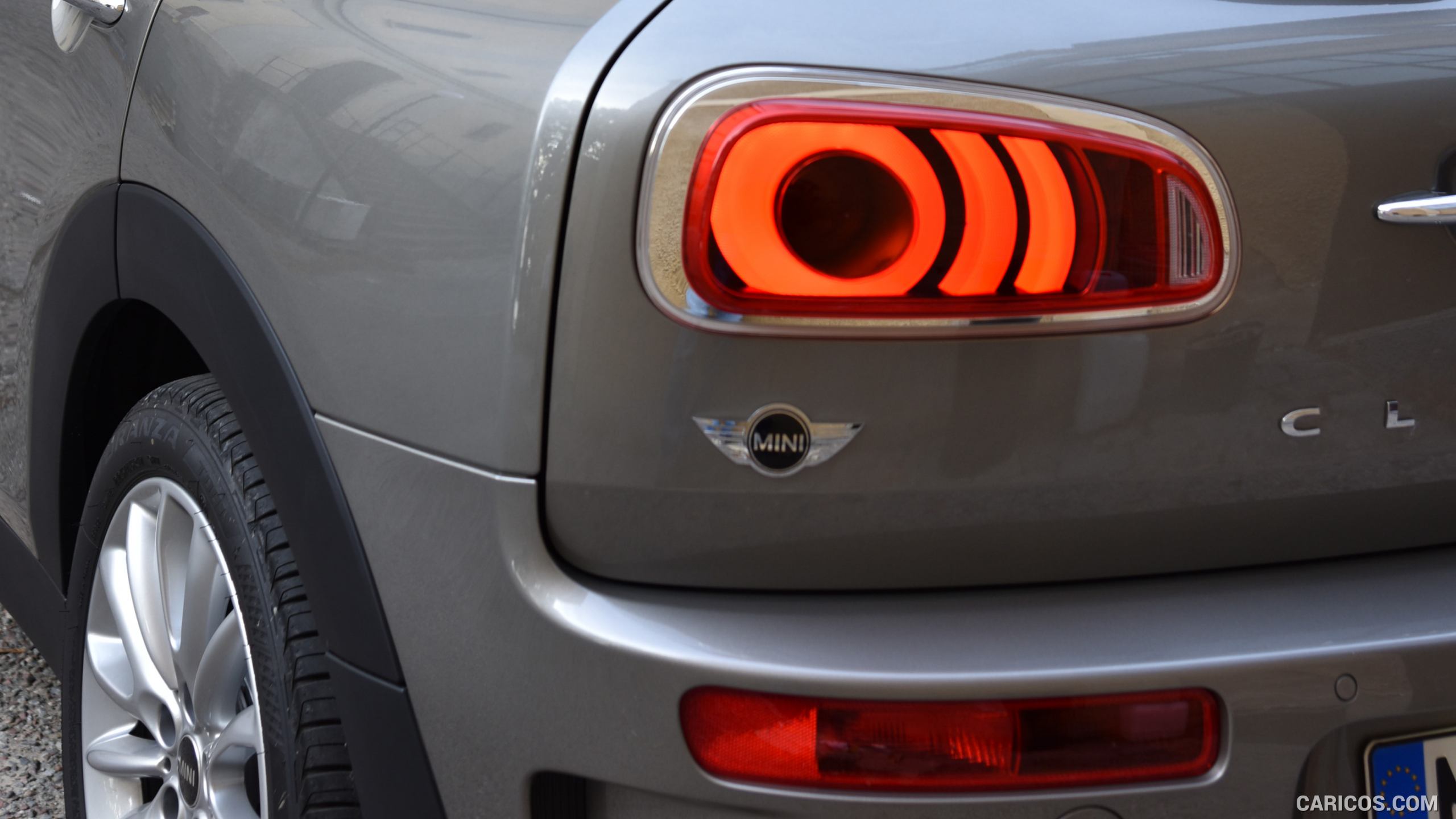 2016 MINI Cooper S Clubman in Metallic Melting Silver - Tail Light, #177 of 380