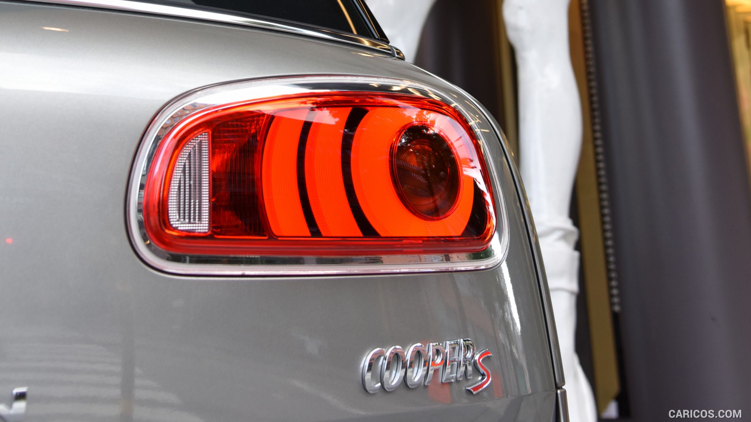 2016 MINI Cooper S Clubman in Metallic Melting Silver - Tail Light, #178 of 380