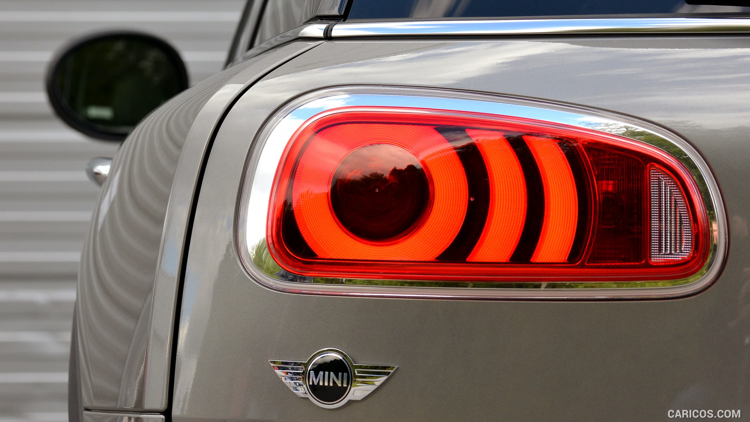 2016 MINI Cooper S Clubman in Metallic Melting Silver - Tail Light, #211 of 380