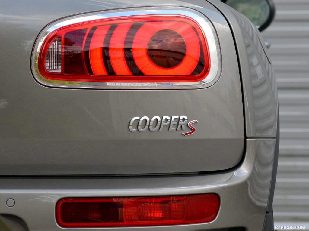 2016 MINI Cooper S Clubman in Metallic Melting Silver - Tail Light