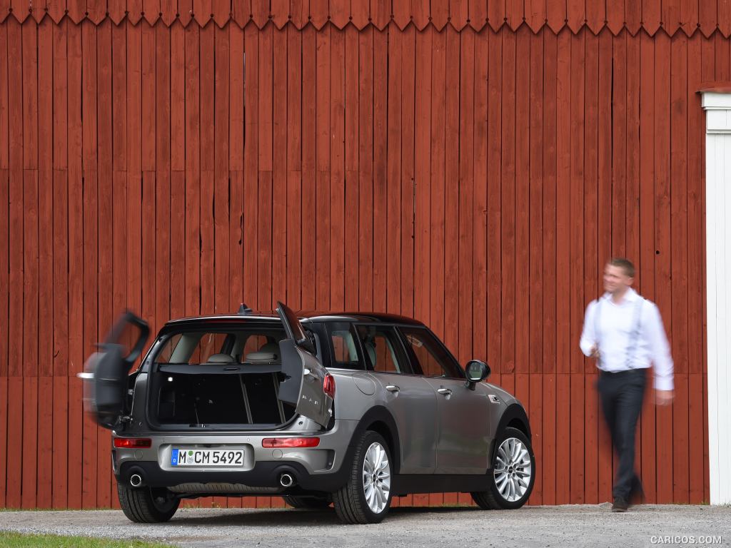 2016 MINI Cooper S Clubman in Metallic Melting Silver - Tailgate