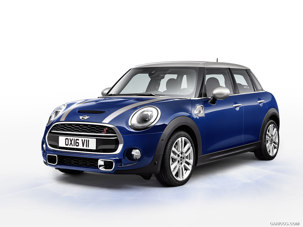 2016 MINI Cooper S Seven 5-Door - Front Three-Quarter