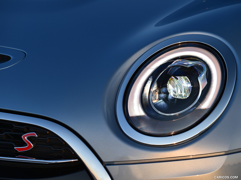 2016 MINI Cooper SD Clubman ALL4 - Headlight