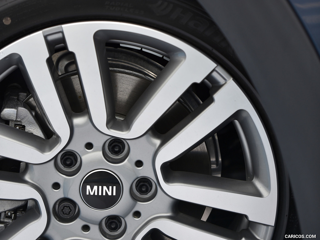 2016 MINI Cooper Seven - Wheel