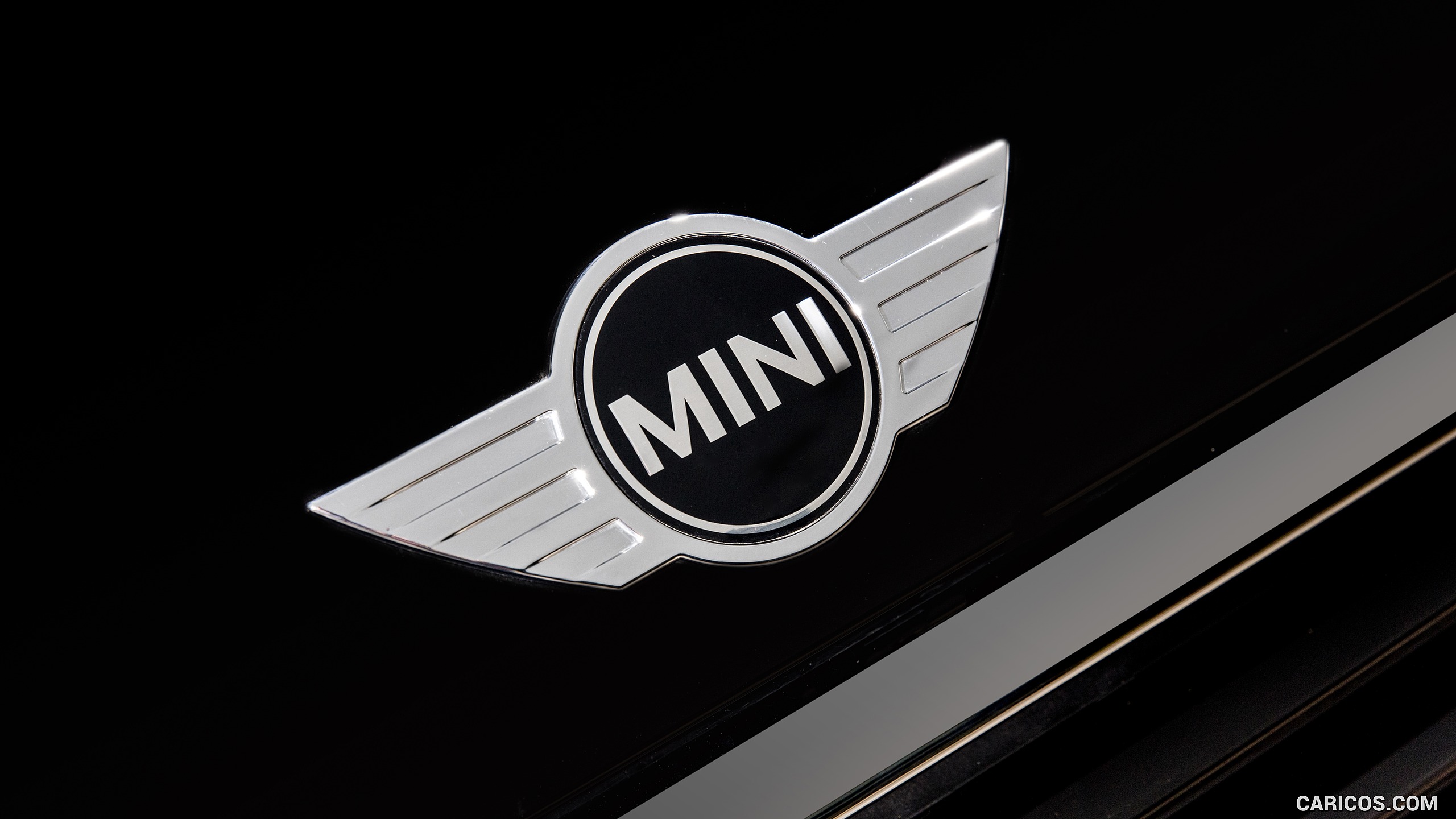 2016 MINI One D Clubman (UK-Spec, 3-Cylinder Turbo Diesel) - Badge, #6 of 20