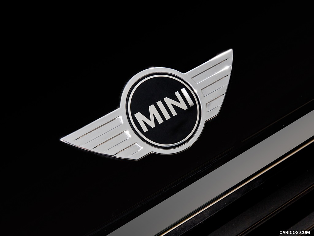 2016 MINI One D Clubman (UK-Spec, 3-Cylinder Turbo Diesel) - Badge