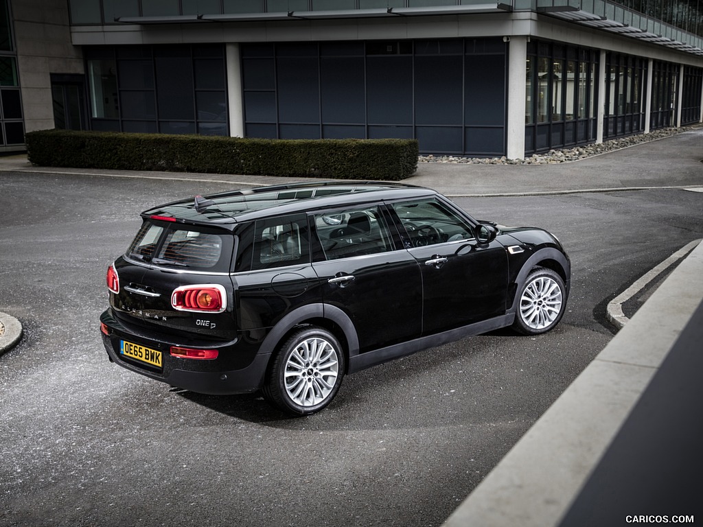 2016 MINI One D Clubman (UK-Spec, 3-Cylinder Turbo Diesel) - Side