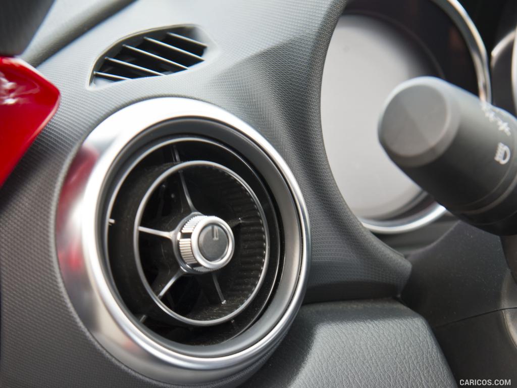 2016 Mazda MX-5 Miata (Euro-Spec)  - Interior Detail