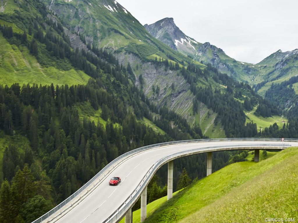 2016 Mazda MX-5 Miata (Euro-Spec)  - Top