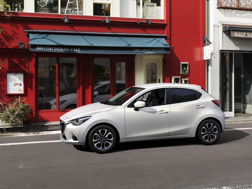 2016 Mazda2  - Side