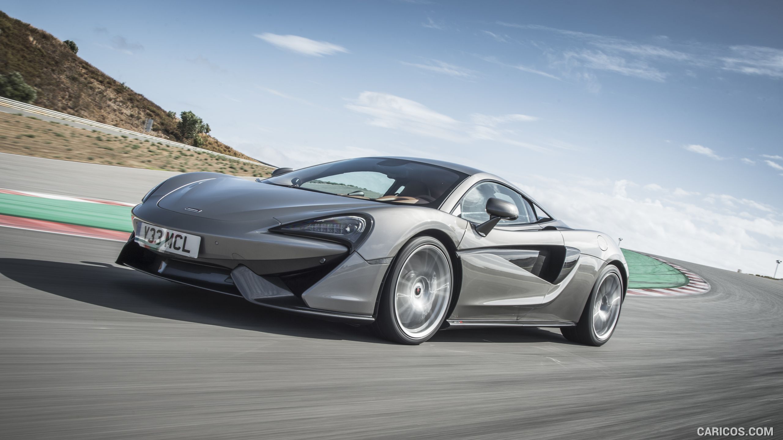 2016 McLaren 570S Coupe (Color: Blade Silver) - Front | Caricos