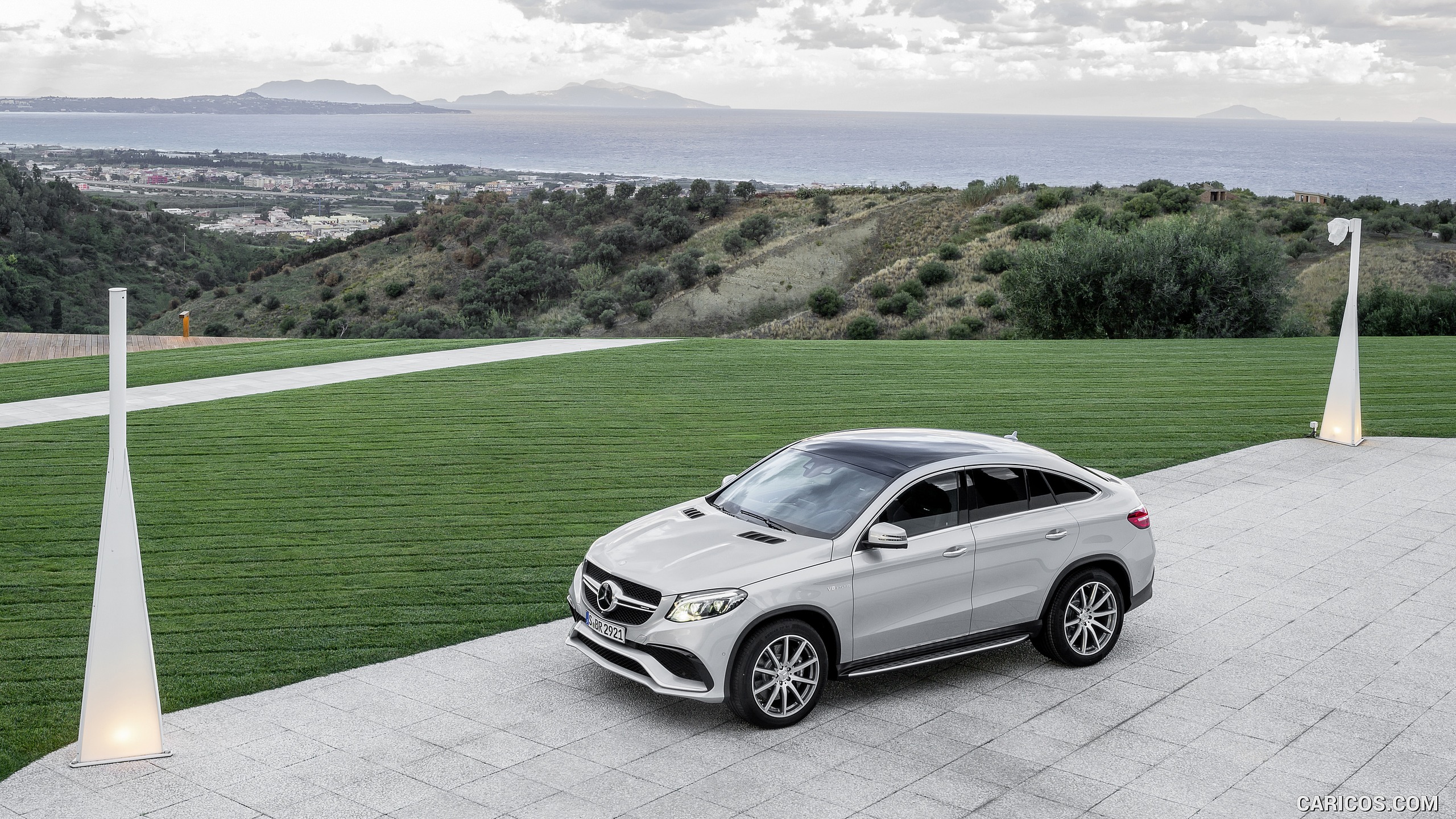 2016 Mercedes-AMG GLE 63 Coupe 4MATIC  - Side, #3 of 65