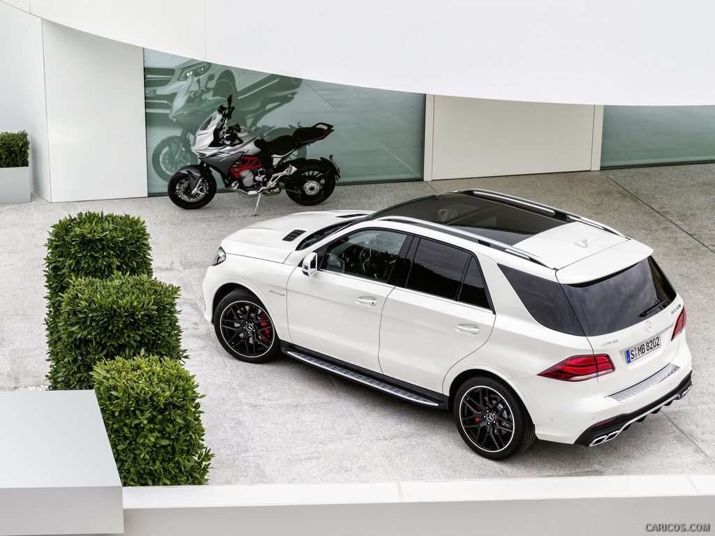 2016 Mercedes-AMG GLE 63 S (Designo Diamond White Bright)  - Rear