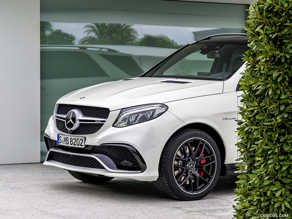 2016 Mercedes-AMG GLE 63 S (Designo Diamond White Bright) - Front