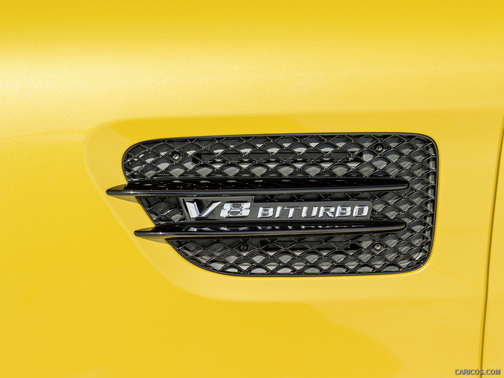 2016 Mercedes-AMG GT Exterior Night Package (Solarbeam) - Side Vent