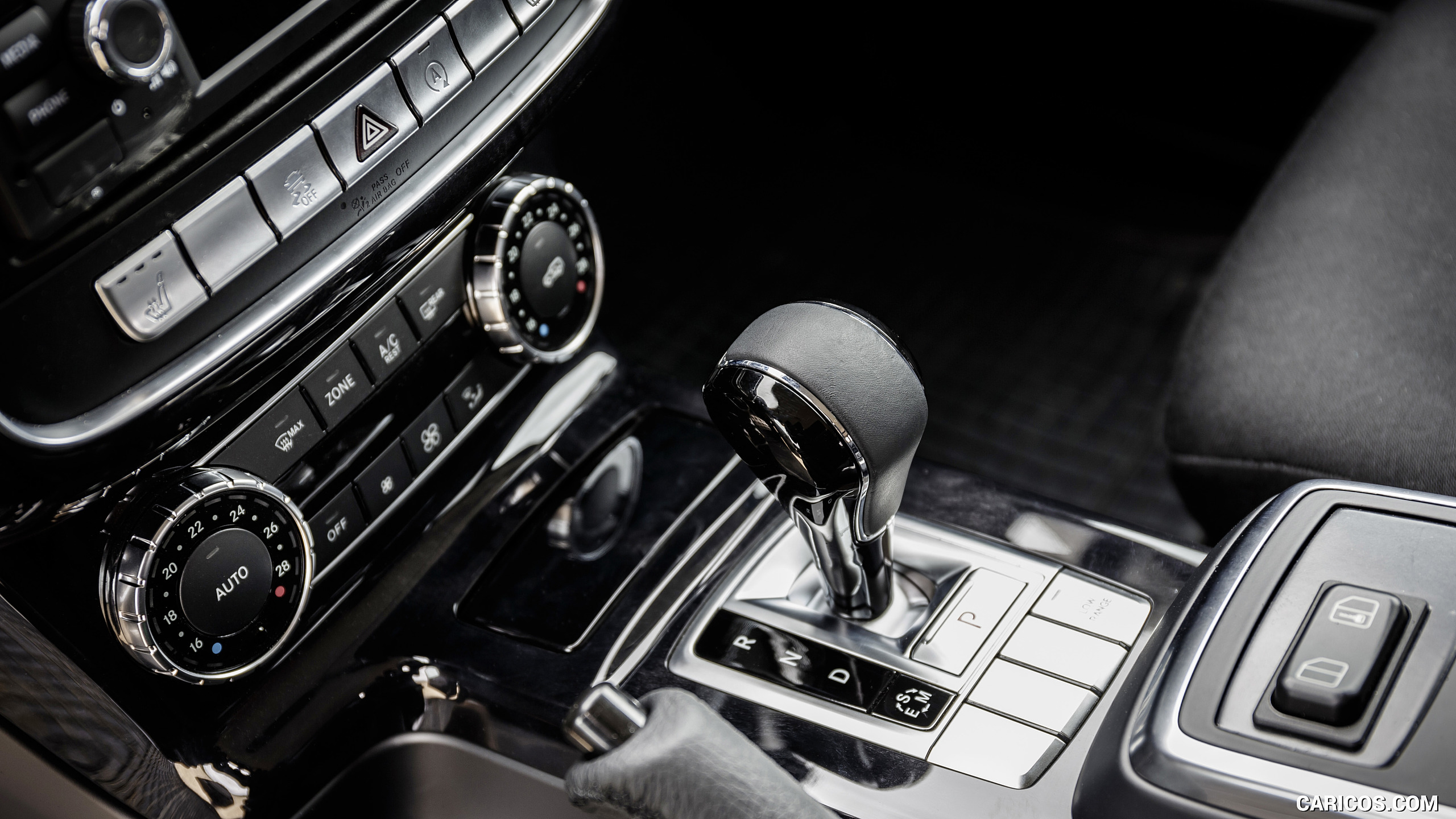 2016 Mercedes-Benz G 350 d Professional - Interior, Detail, #15 of 17
