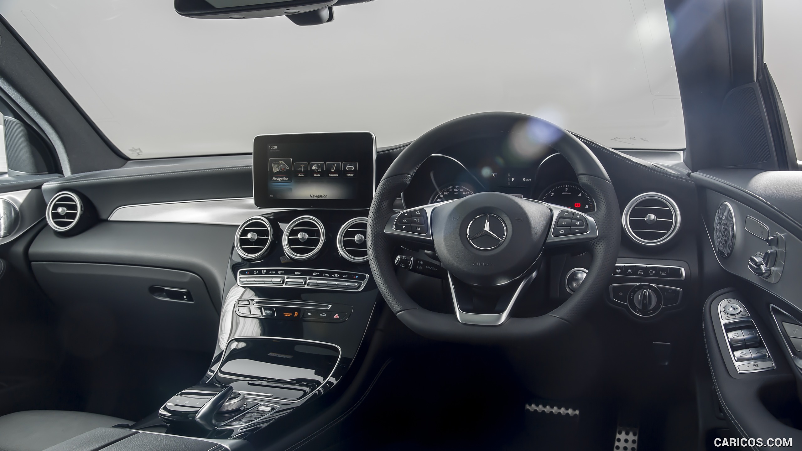 2016 Mercedes-Benz GLC 250d 4MATIC AMG Line (UK-Spec) - Interior, #102 of 130