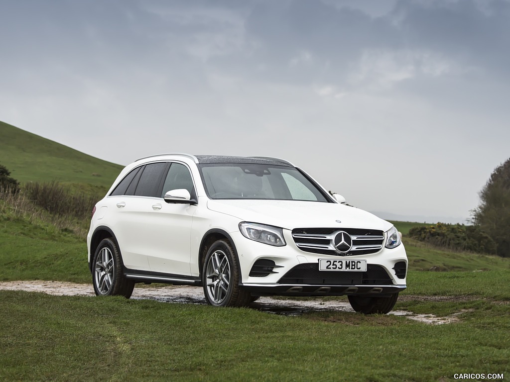 2016 Mercedes-Benz GLC 250d 4MATIC AMG Line (UK-Spec) - Front