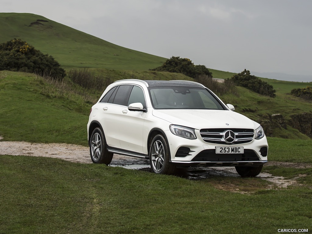 2016 Mercedes-Benz GLC 250d 4MATIC AMG Line (UK-Spec) - Front