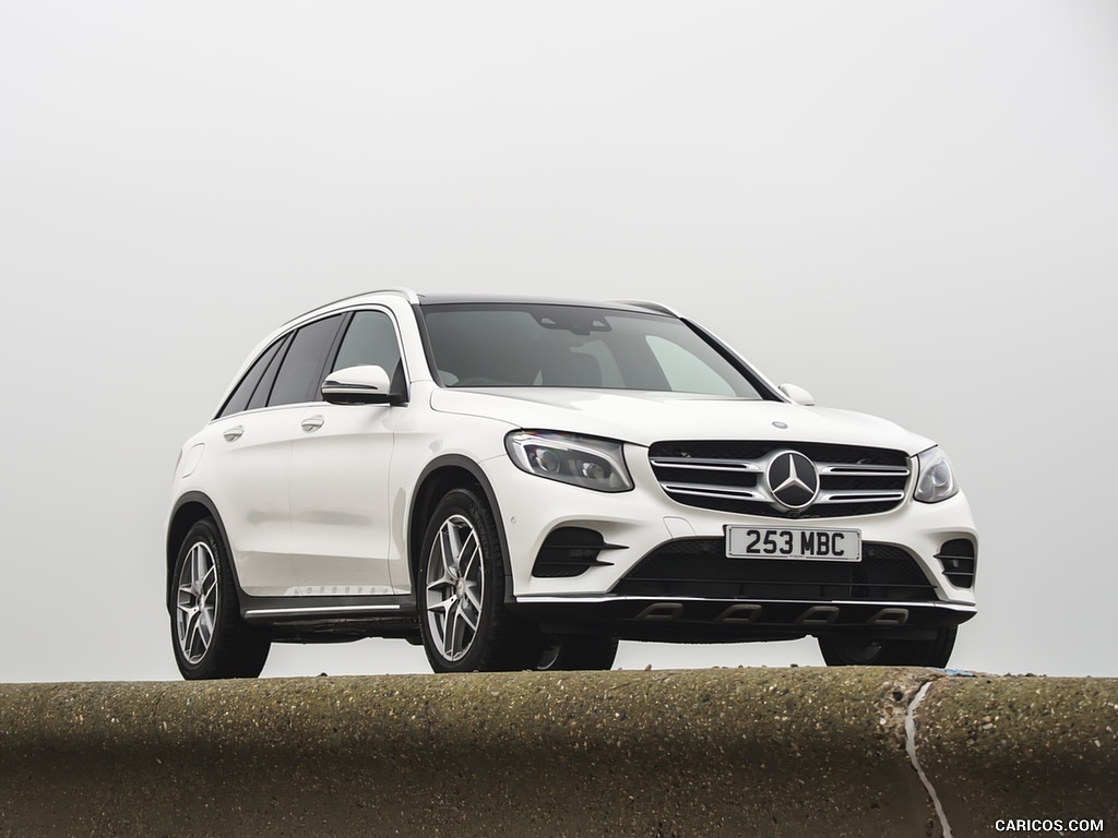 2016 Mercedes-Benz GLC 250d 4MATIC AMG Line (UK-Spec) - Front