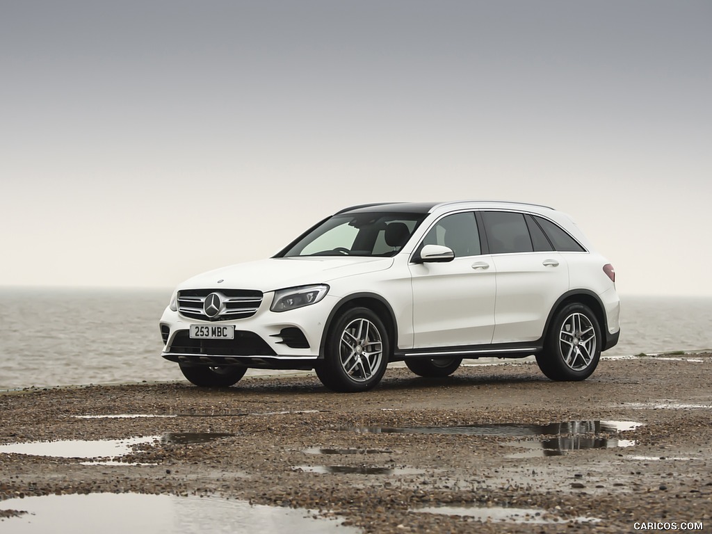 2016 Mercedes-Benz GLC 250d 4MATIC AMG Line (UK-Spec) - Front