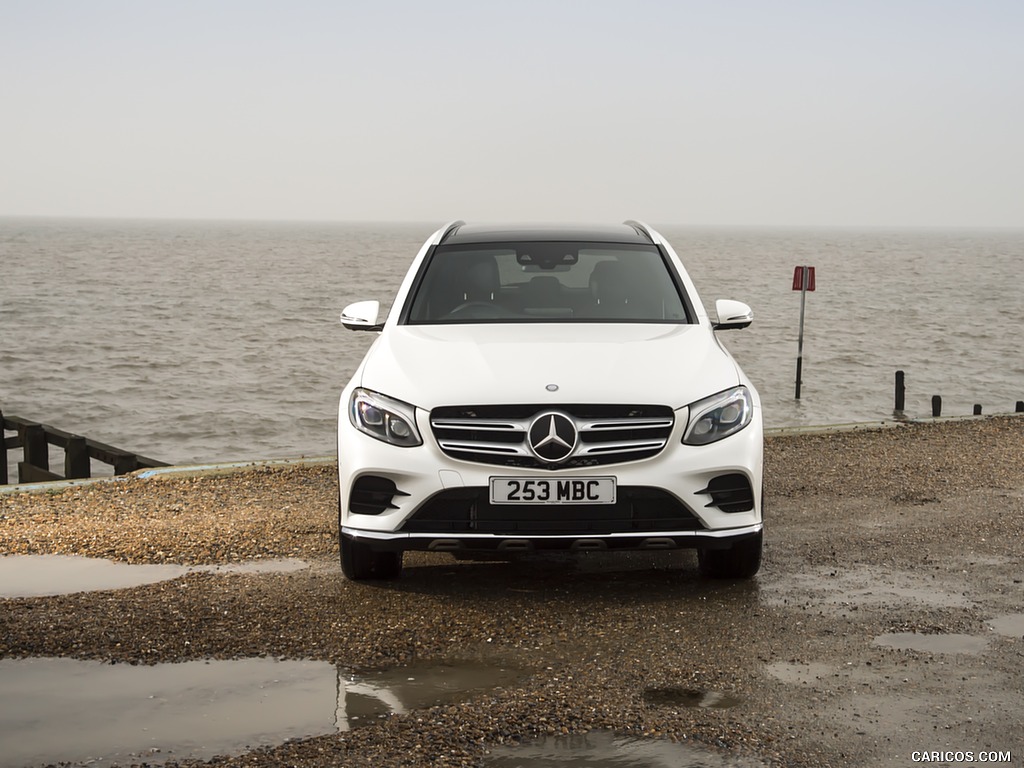 2016 Mercedes-Benz GLC 250d 4MATIC AMG Line (UK-Spec) - Front