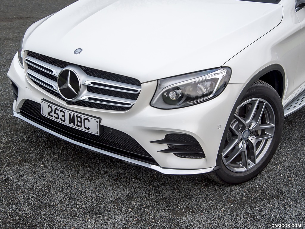 2016 Mercedes-Benz GLC 250d 4MATIC AMG Line (UK-Spec) - Front