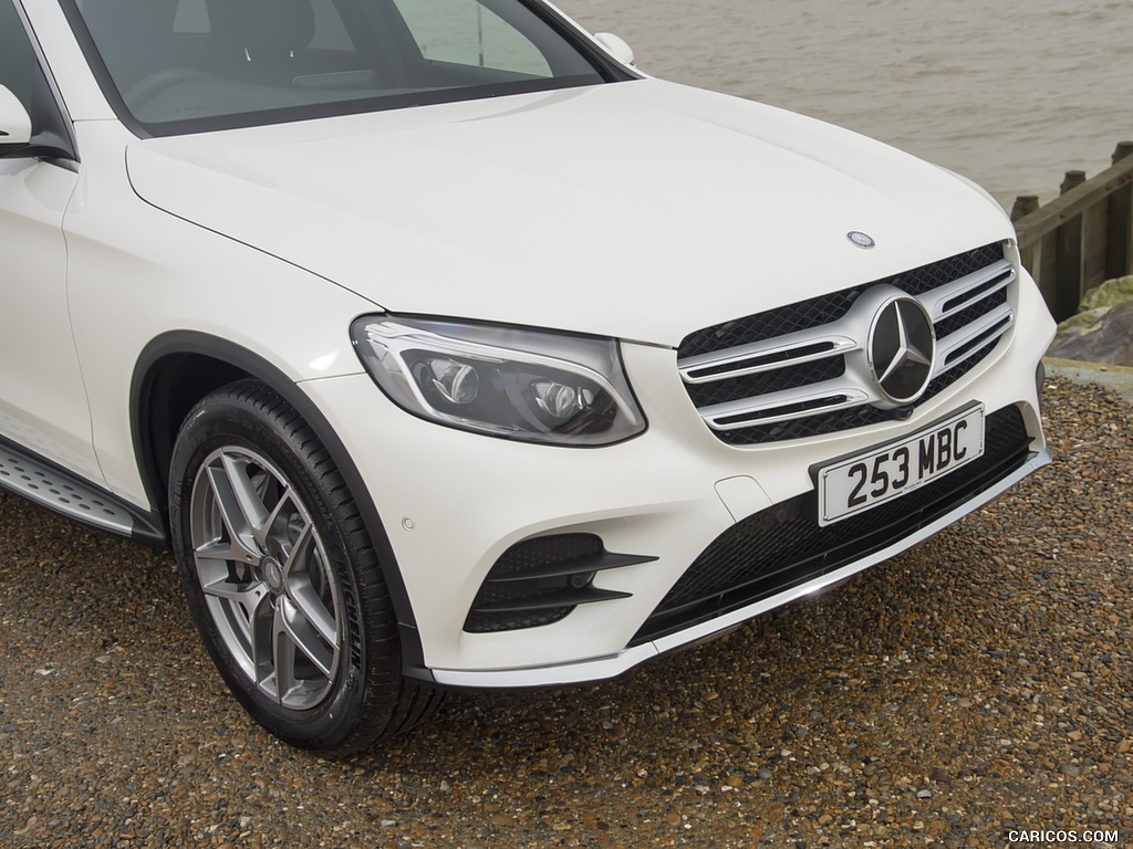 2016 Mercedes-Benz GLC 250d 4MATIC AMG Line (UK-Spec) - Front