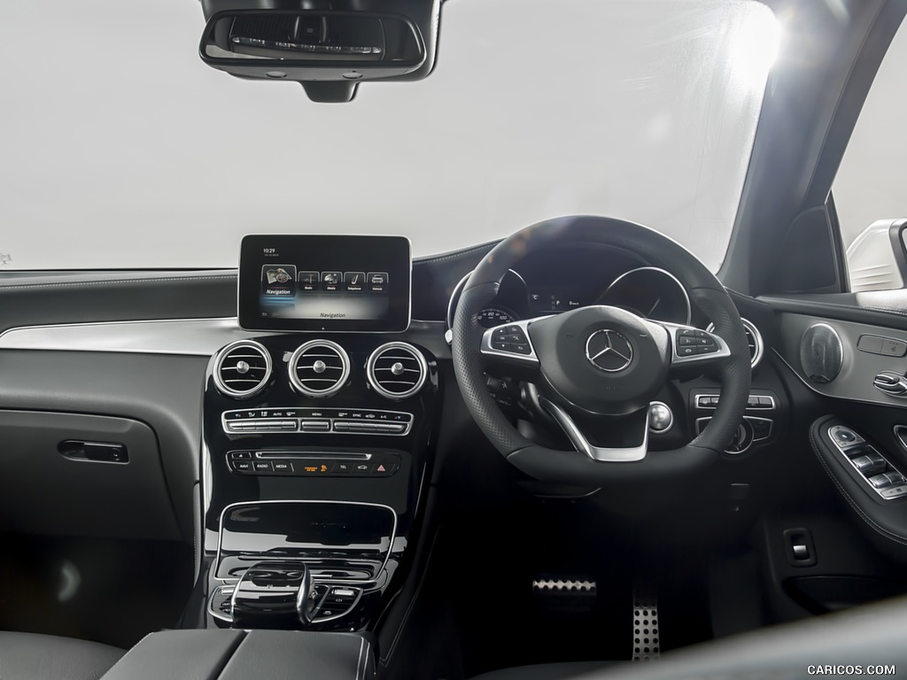 2016 Mercedes-Benz GLC 250d 4MATIC AMG Line (UK-Spec) - Interior, Cockpit