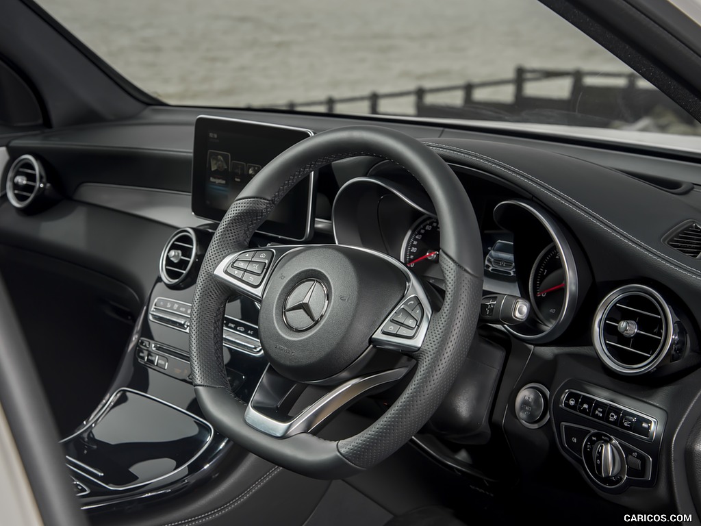 2016 Mercedes-Benz GLC 250d 4MATIC AMG Line (UK-Spec) - Interior