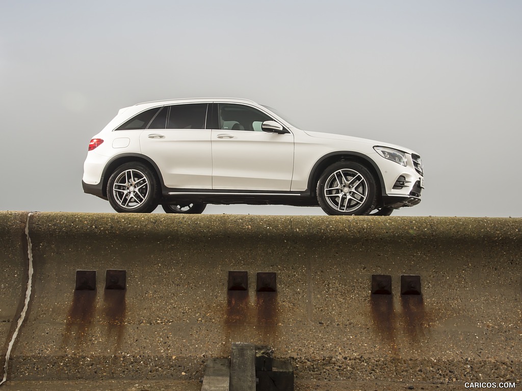 2016 Mercedes-Benz GLC 250d 4MATIC AMG Line (UK-Spec) - Side