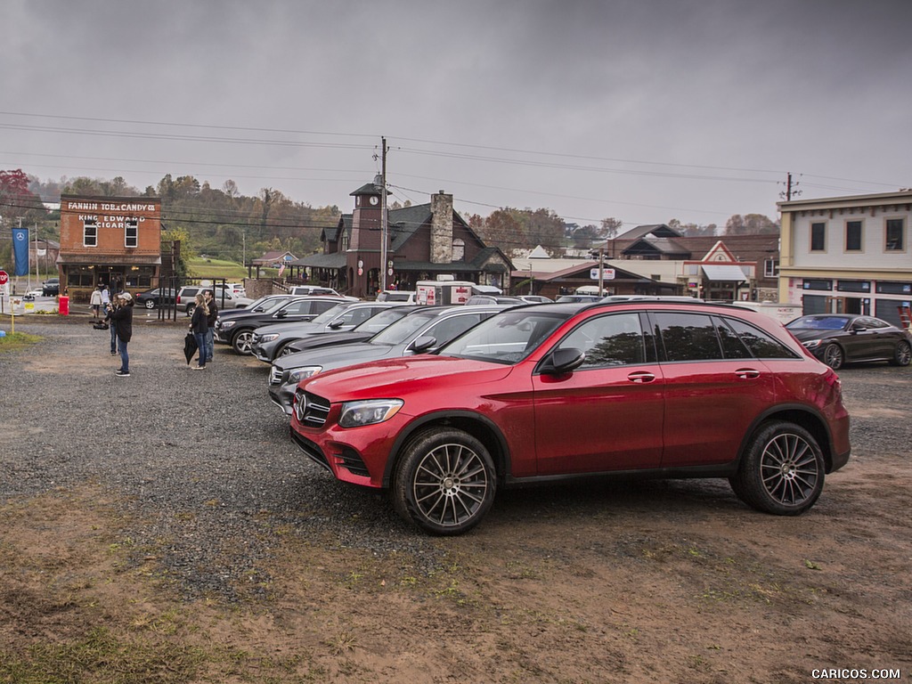 2016 Mercedes-Benz GLC 300 (US-Spec) 